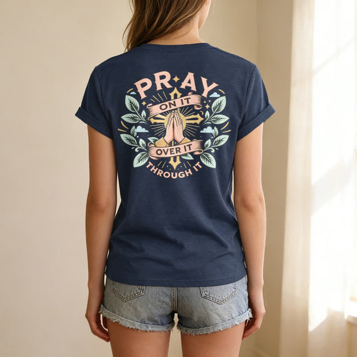 Christianartworkshop Pray On It Damen-T-Shirt mit seitlich geknoteten, hochgekrempelten Ärmeln und V-Ausschnitt - image 40