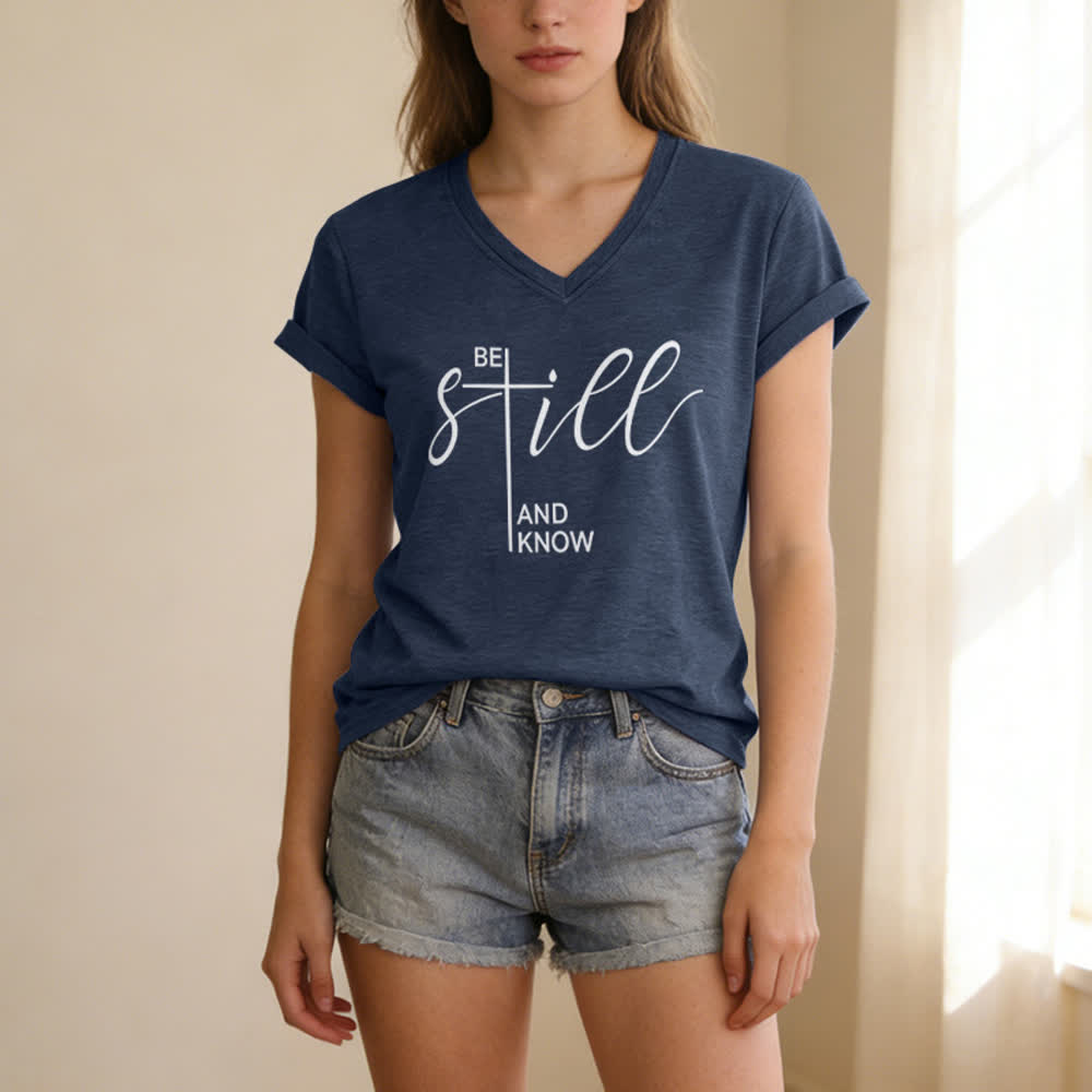 Christianartworkshop Sei still und wisse, was du willst – Heather Purple Damen-T-Shirt mit V-Ausschnitt - image 11