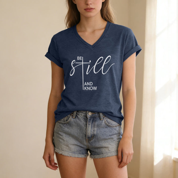 Christianartworkshop Sei still und wisse, was du willst – Heather Purple Damen-T-Shirt mit V-Ausschnitt - image 11