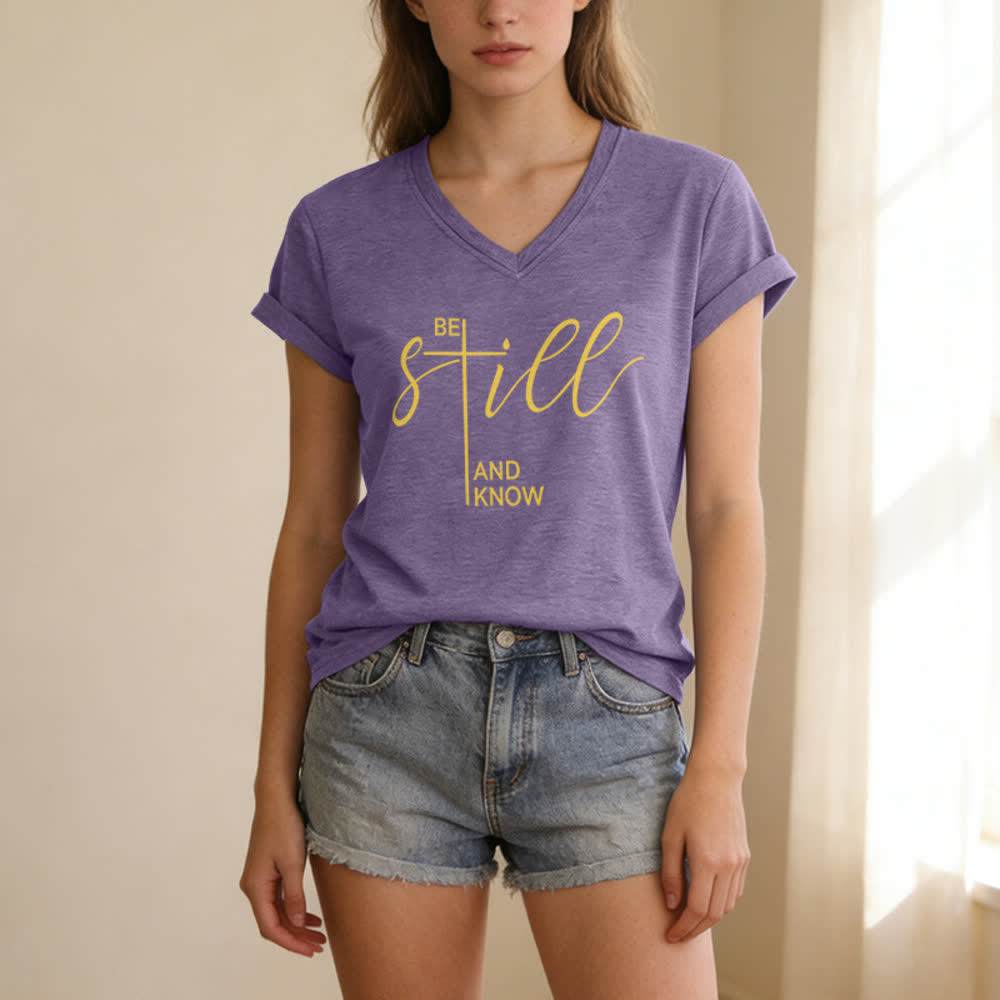 Christianartworkshop Sei still und wisse, was du willst – Heather Purple Damen-T-Shirt mit V-Ausschnitt - image 1