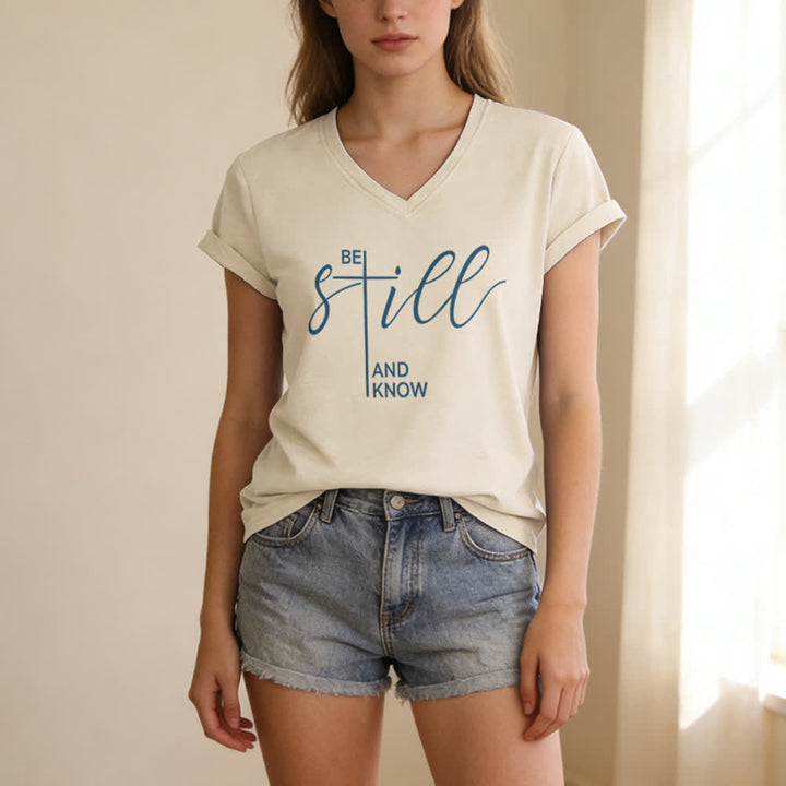Christianartworkshop Sei still und wisse, was du willst – Heather Purple Damen-T-Shirt mit V-Ausschnitt - image 15