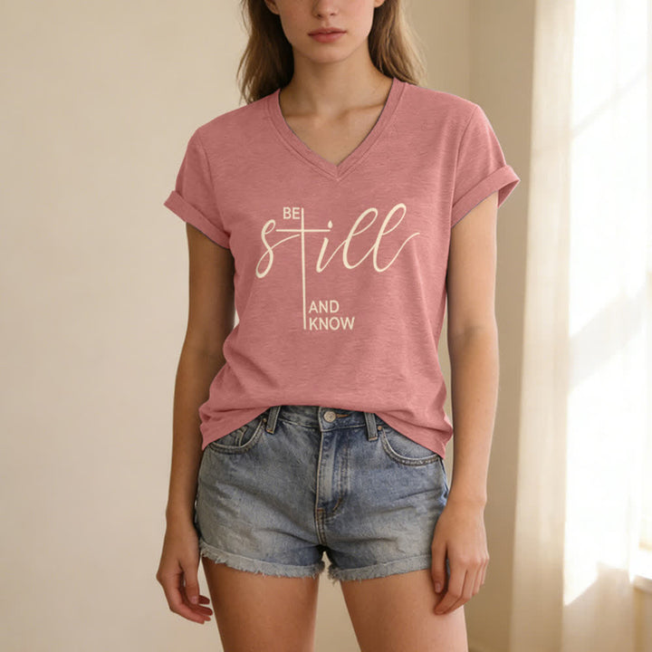 Christianartworkshop Sei still und wisse, was du willst – Heather Purple Damen-T-Shirt mit V-Ausschnitt - image 7