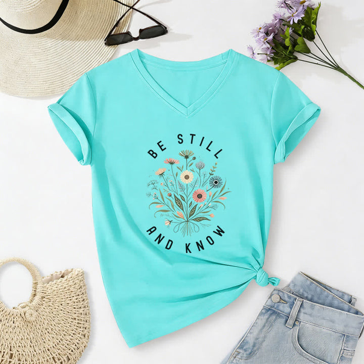 Christianartworkshop Sei still und wisse, wie ein Damen-T-Shirt mit V-Ausschnitt und floralem Knotensaum aussieht - Blau - 2XL - image 22