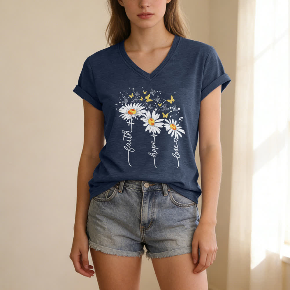 Christianartworkshop Damen-T-Shirt mit V-Ausschnitt und Aufdruck „Glaube, Hoffnung, Liebe“, Gänseblümchen und Schmetterling - image 3