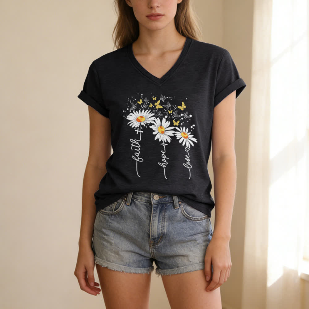 Christianartworkshop Damen-T-Shirt mit V-Ausschnitt und Aufdruck „Glaube, Hoffnung, Liebe“, Gänseblümchen und Schmetterling - image 7
