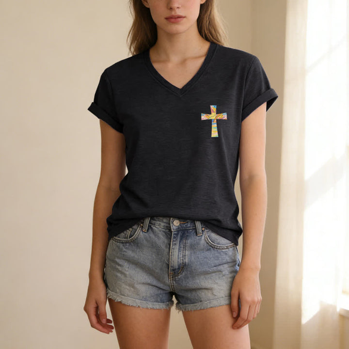 Christianartworkshop Grace Cross Damen-T-Shirt mit gerollten Ärmeln und Knotensaum, V-Ausschnitt - image 5