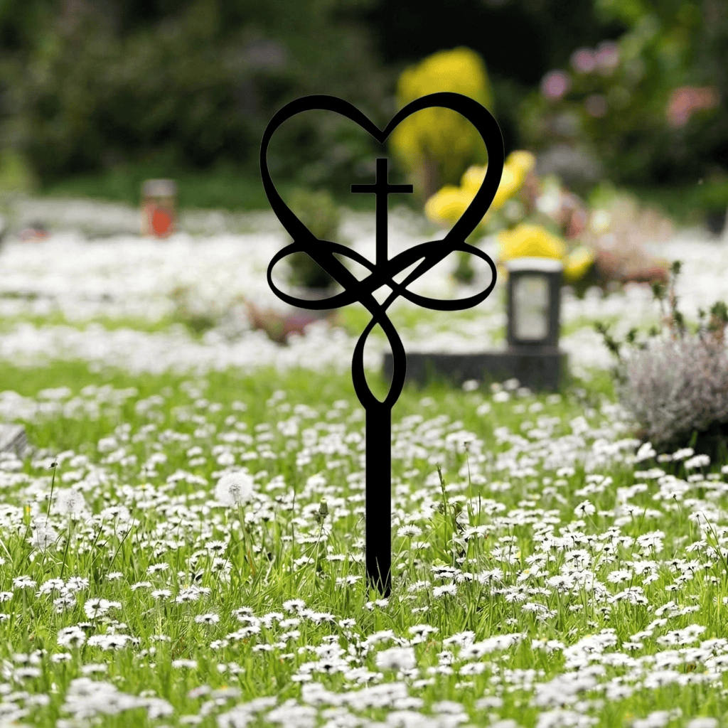 Christianartworkshop Gedenkpfahl aus Metall mit verschlungenen Herzen und Kreuz: Symbol ungebrochener himmlischer Hingabe - image 1