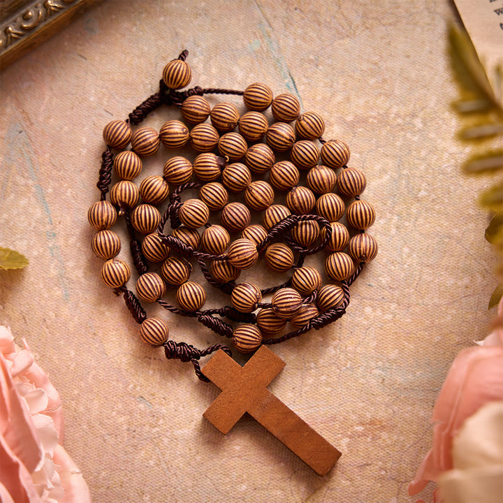 Christianartworkshop Rosenkranz aus geflochtener, dunkler Kordel in Holzoptik mit Kreuzanhänger: Symbol für pflegeleichten Andachtsschmuck - image 4