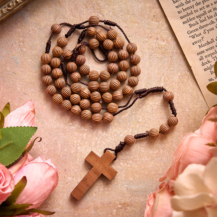 Christianartworkshop Rosenkranz aus geflochtener, dunkler Kordel in Holzoptik mit Kreuzanhänger: Symbol für pflegeleichten Andachtsschmuck - image 2