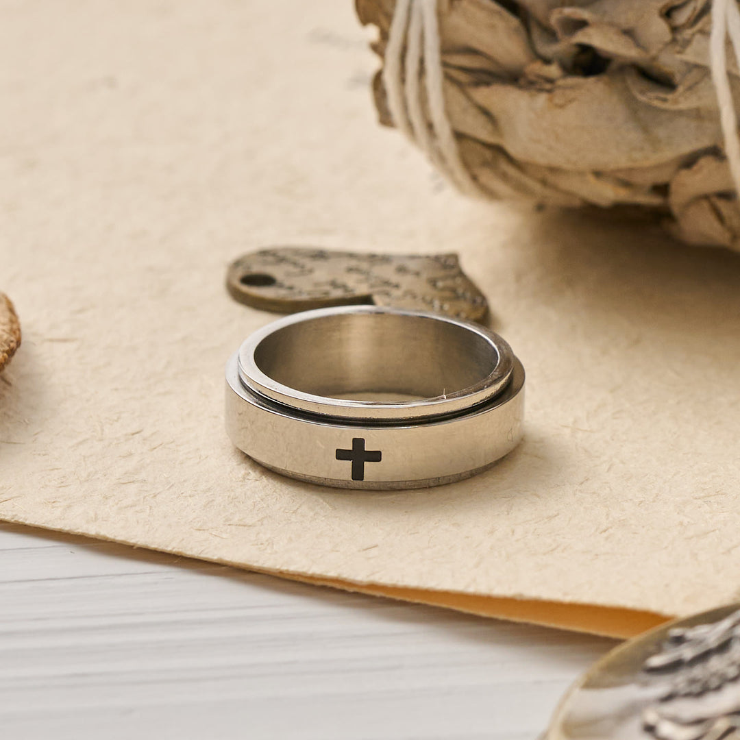 Christianartworkshop Gravierter, drehbarer Ring mit Kreuzmotiv zur Linderung von Angstzuständen: Symbol für beständige himmlische Führung - image 4