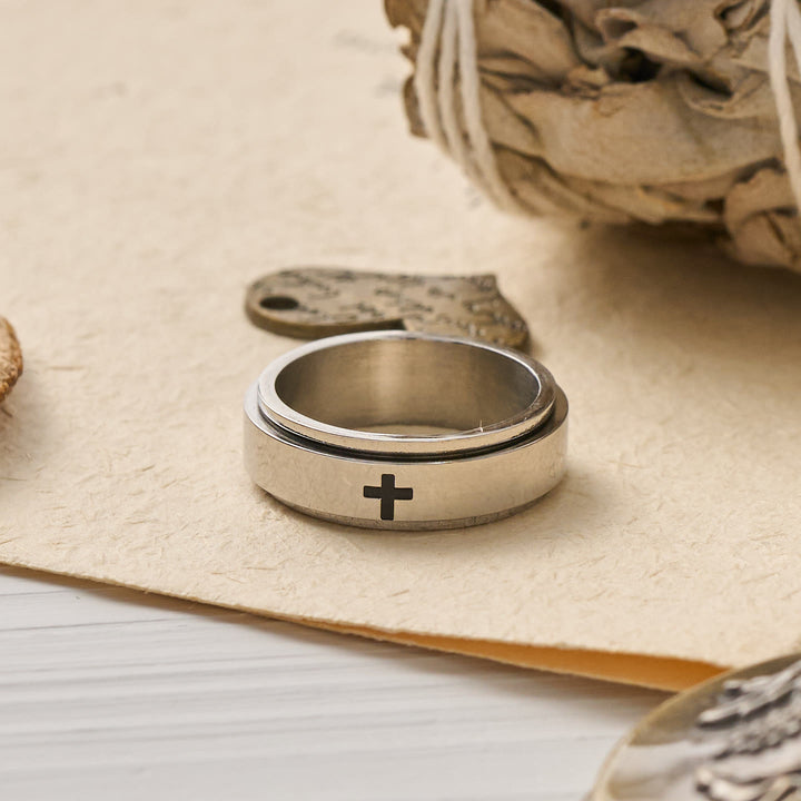 Christianartworkshop Gravierter, drehbarer Ring mit Kreuzmotiv zur Linderung von Angstzuständen: Symbol für beständige himmlische Führung - image 4