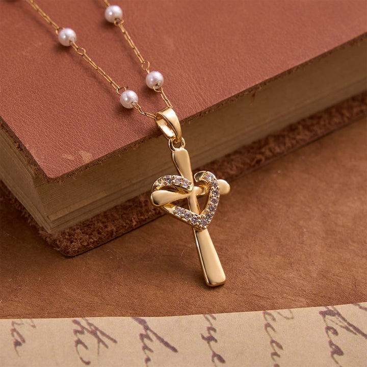 Christianartworkshop Perlenkette mit Pavé-Herz und umwickeltem Kreuz: Symbol himmlischer Zuneigung von ganzem Herzen - Kreuzen - image 0