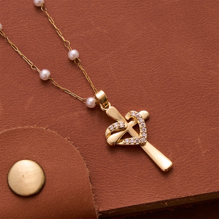 Christianartworkshop Perlenkette mit Pavé-Herz und umwickeltem Kreuz: Symbol himmlischer Zuneigung von ganzem Herzen - image 4