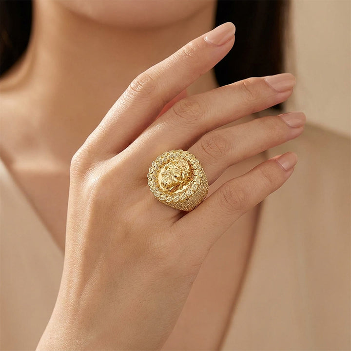 Christianartworkshop Statement-Ring mit eisbesetztem Pavé-Fassung und Halo-Motiv: Symbol unendlichen himmlischen Mitgefühls - image 1