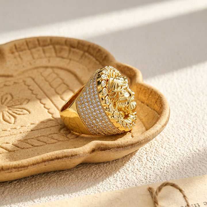 Christianartworkshop Statement-Ring mit eisbesetztem Pavé-Fassung und Halo-Motiv: Symbol unendlichen himmlischen Mitgefühls - image 8