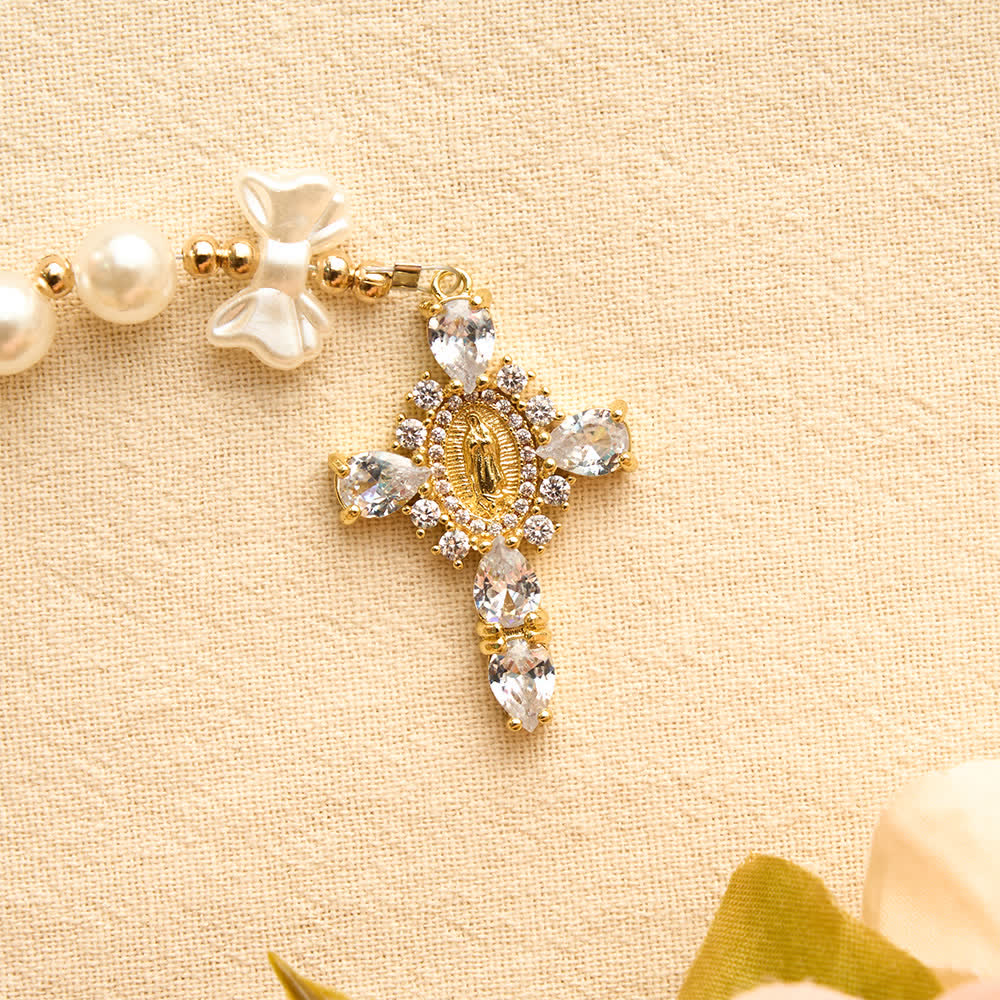 Christianartworkshop Eleganter Rosenkranz mit weißer Perlenschleife und Marienkreuz: Symbol sanfter himmlischer Reinheit - image 7