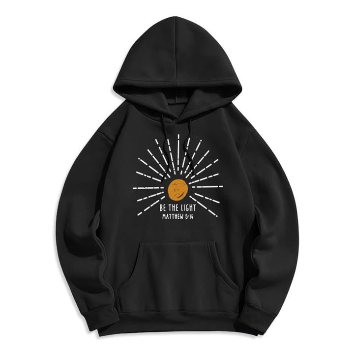 Christianartworkshop Sei das Licht – Pullover-Hoodie (Matthäus 5,14) - Schwarz - 2XL - image 1