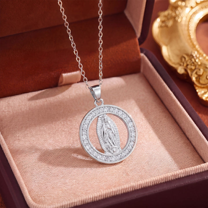 Christianartworkshop Halskette mit Medaillon der Heiligen Jungfrau aus Kristallhalo: Symbol sanften himmlischen Schutzes - Silber - Durchbrochene Runde - image 11