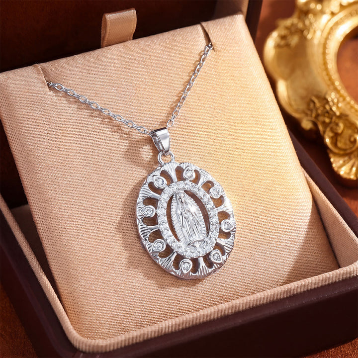 Christianartworkshop Halskette mit Medaillon der Heiligen Jungfrau aus Kristallhalo: Symbol sanften himmlischen Schutzes - Silber - Florale Lage, durchbrochenes Oval - image 9