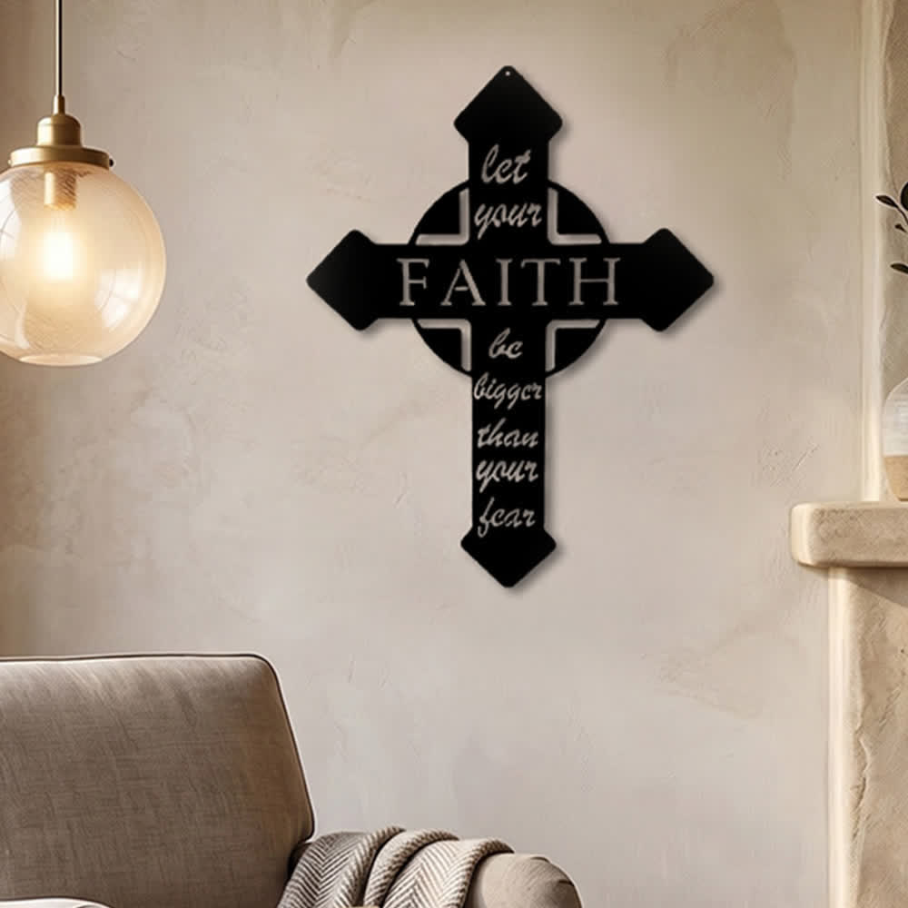 Christianartworkshop Spitzkreuz „Lass deinen Glauben größer sein als deine Angst“ – Wanddekoration aus Metall: Zeitloses Symbol der heiligen, erlösenden Gnade - image 0