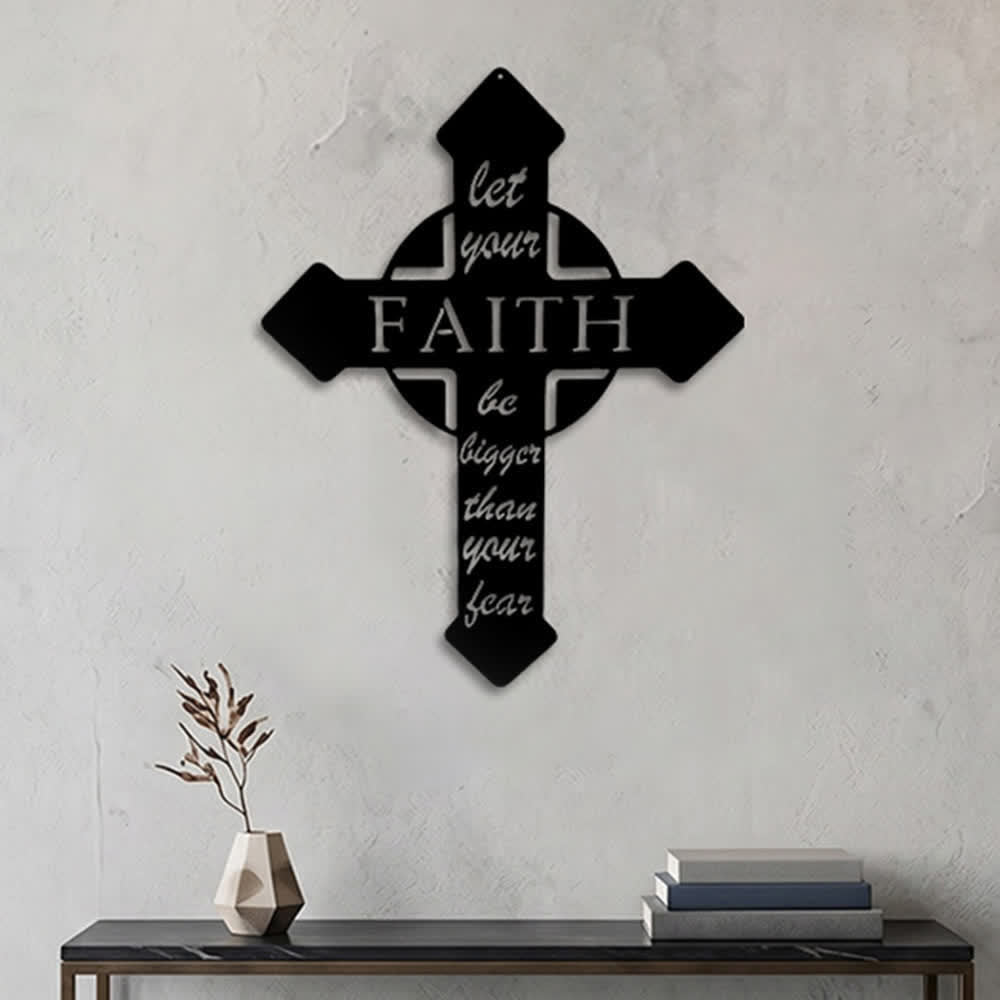 Christianartworkshop Spitzkreuz „Lass deinen Glauben größer sein als deine Angst“ – Wanddekoration aus Metall: Zeitloses Symbol der heiligen, erlösenden Gnade - image 1