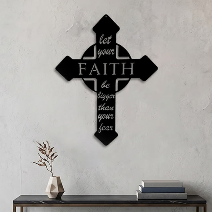 Christianartworkshop Spitzkreuz „Lass deinen Glauben größer sein als deine Angst“ – Wanddekoration aus Metall: Zeitloses Symbol der heiligen, erlösenden Gnade - image 1