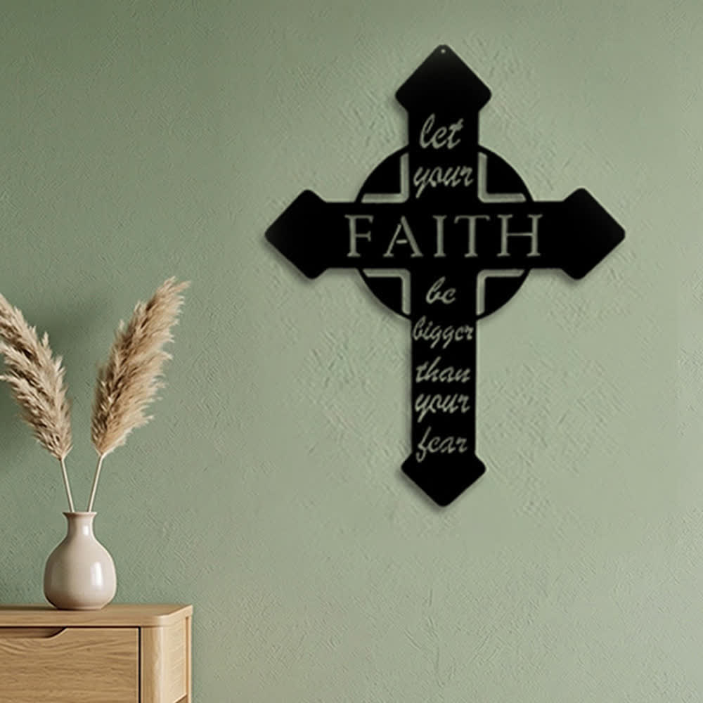 Christianartworkshop Spitzkreuz „Lass deinen Glauben größer sein als deine Angst“ – Wanddekoration aus Metall: Zeitloses Symbol der heiligen, erlösenden Gnade - image 4