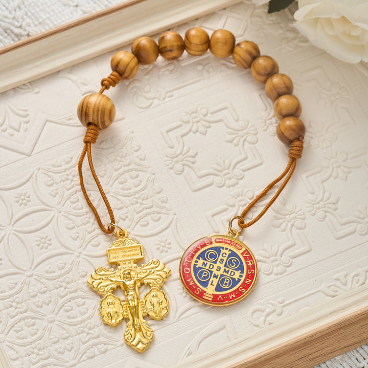 Christianartworkshop Rosenkranz-Taschenanhänger aus Olivenholzperlen fürs Auto: Symbol des beständigen himmlischen Schutzes - image 2