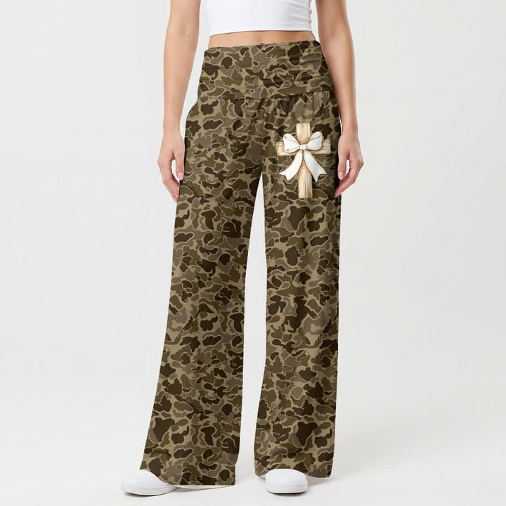 Christianartworkshop Palazzo-Hose mit hohem Bund und weitem Bein in Erdtönen mit Camouflage-Muster. - image 1