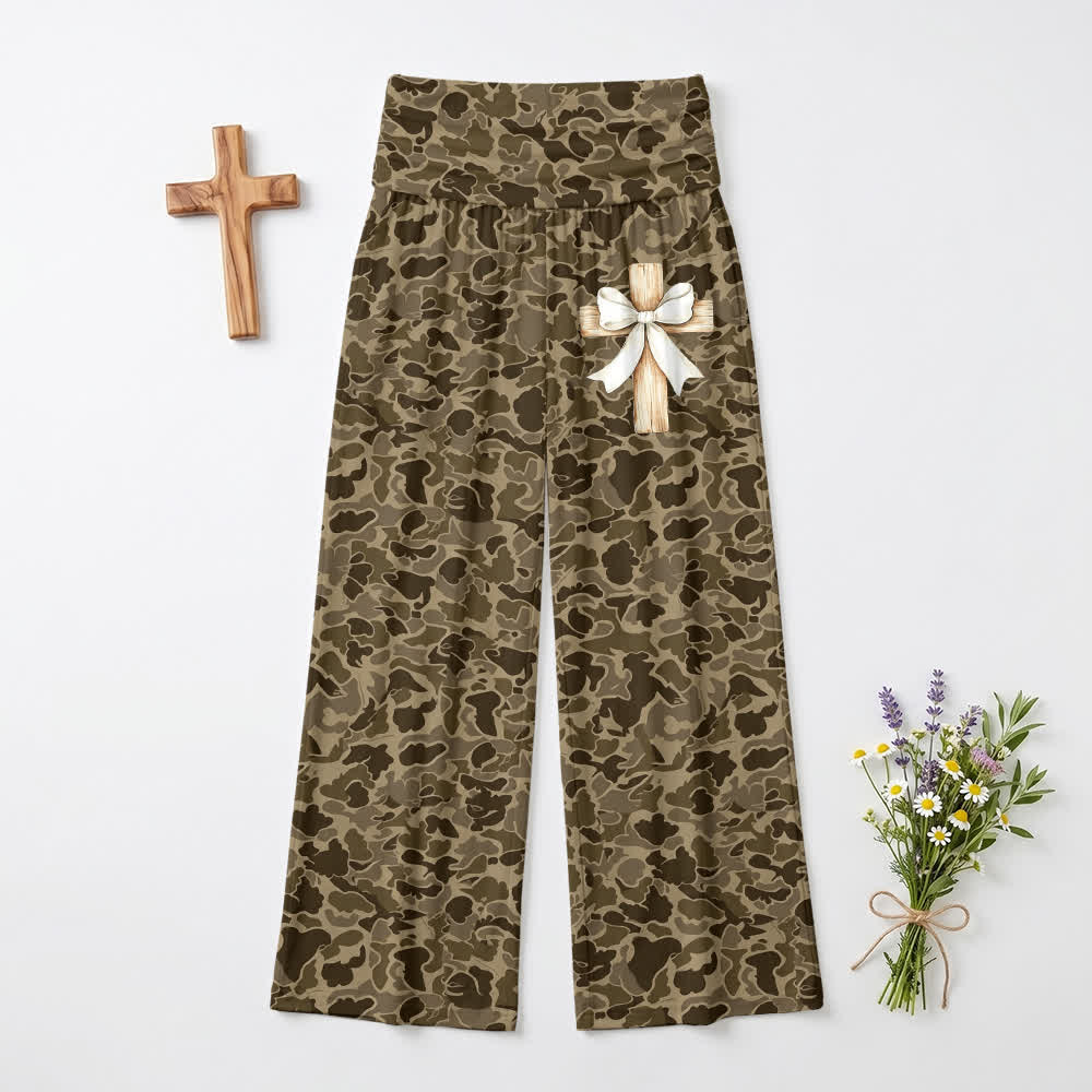 Christianartworkshop Palazzo-Hose mit hohem Bund und weitem Bein in Erdtönen mit Camouflage-Muster. - US22, UK/AU26, EU54 - image 0