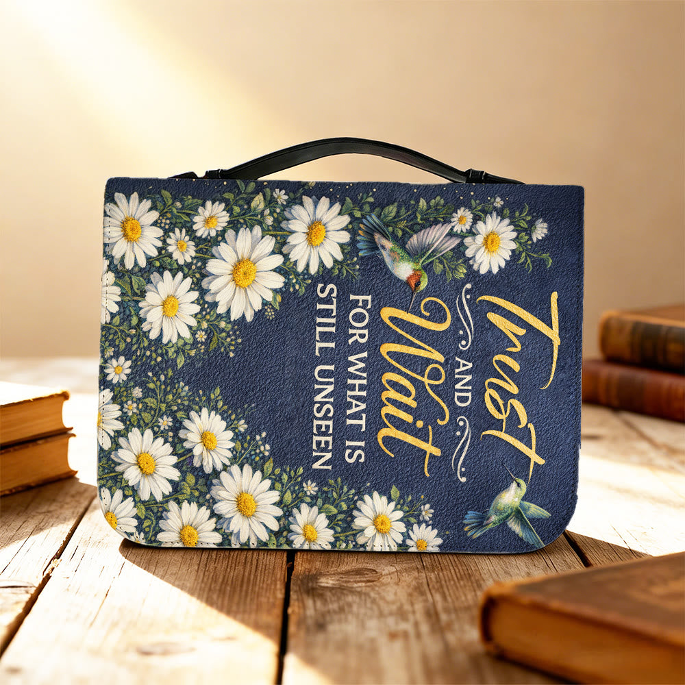 Christianartworkshop Vertrauen und Geduld Römer 8,24 Gänseblümchen & Kolibri Bibelcover - image 9