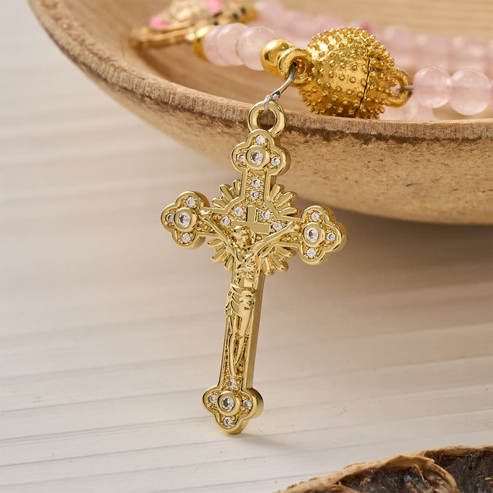 Magnetisches Rosenkranzarmband aus Erdbeerachat von Christianartworkshop : Symbol göttlicher Gnade und Reinheit - image 5
