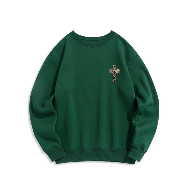 Christianartworkshop Oversize-Sweatshirt mit Rundhalsausschnitt und Camouflage-Kreuzmuster in Olivgrün - image 2
