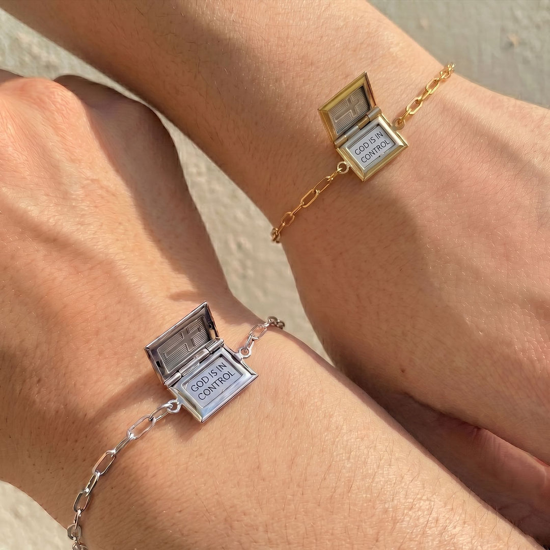 Christianartworkshop Klappbares, buchförmiges Medaillonarmband mit Gravur „Innerer Glaube“: Symbol stiller, beständiger Gewissheit - image 0