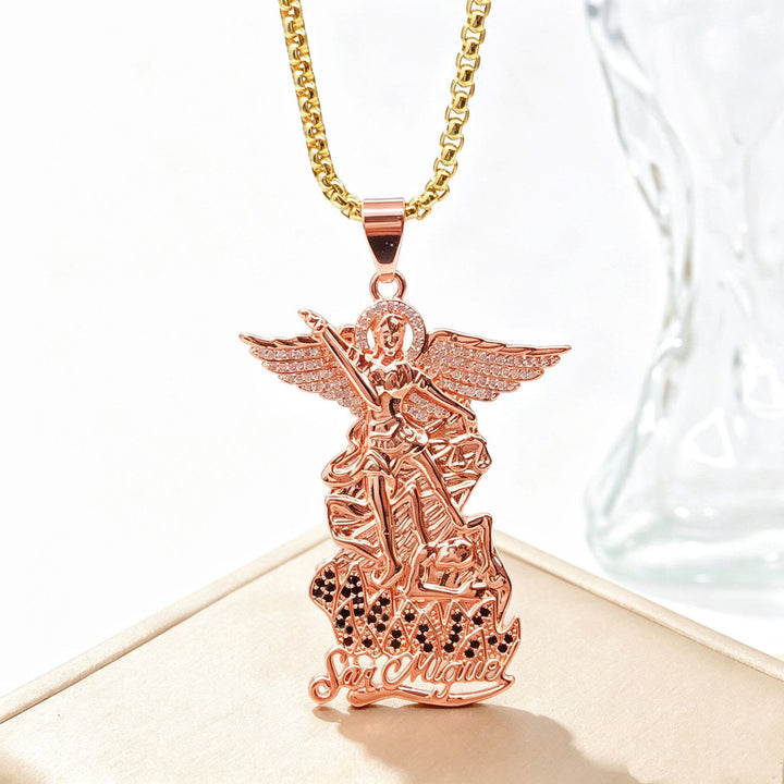 Christianartworkshop Halskette mit Anhänger des Erzengels Michael, besetzt mit Zirkonia, Schutzengelkette - Erzengel-Anhänger aus Roségold mit schwarzen Steinen - image 8