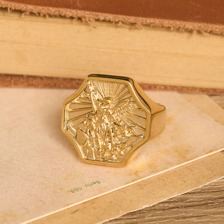 Christianartworkshop Achteckiger Ring mit geprägtem Erzengel-Motiv: Symbol tapferen himmlischen Schutzes - image 3