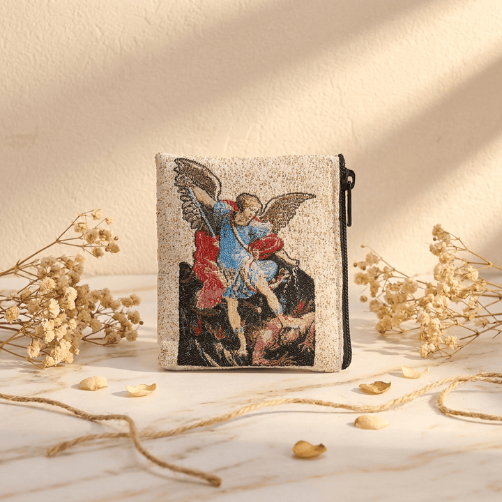 Christianartworkshop Rosenkranzetui aus bedrucktem Stoff mit heiligen Figuren: Zeichen des sanften göttlichen Friedens - Der heilige Erzengel Michael - image 4