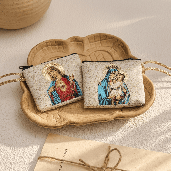 Christianartworkshop Rosenkranzetui aus bedrucktem Stoff mit heiligen Figuren: Zeichen des sanften göttlichen Friedens - Heiligstes Herz Jesu & Madonna und Kind - image 7
