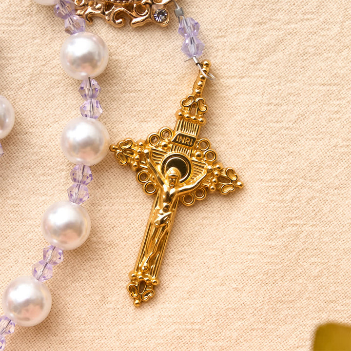 Christianartworkshop Glänzender Rosenkranz aus Perlenimitat mit antikem, vergoldetem INRI-Kreuz und heiligem Medaillon - image 7