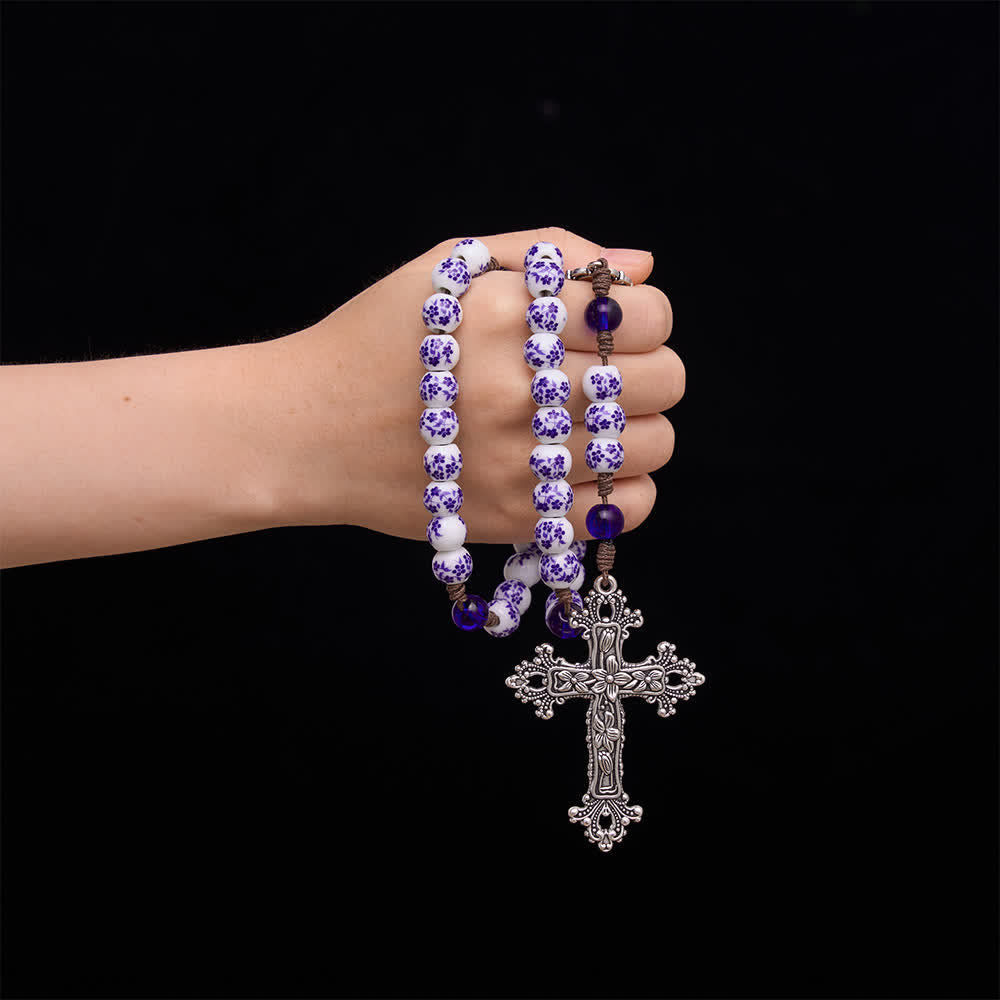 Christianartworkshop Rosenkranz aus blau-weißem Porzellan mit floralem Muster, silbernem Kreuz und Marienmedaille - image 1