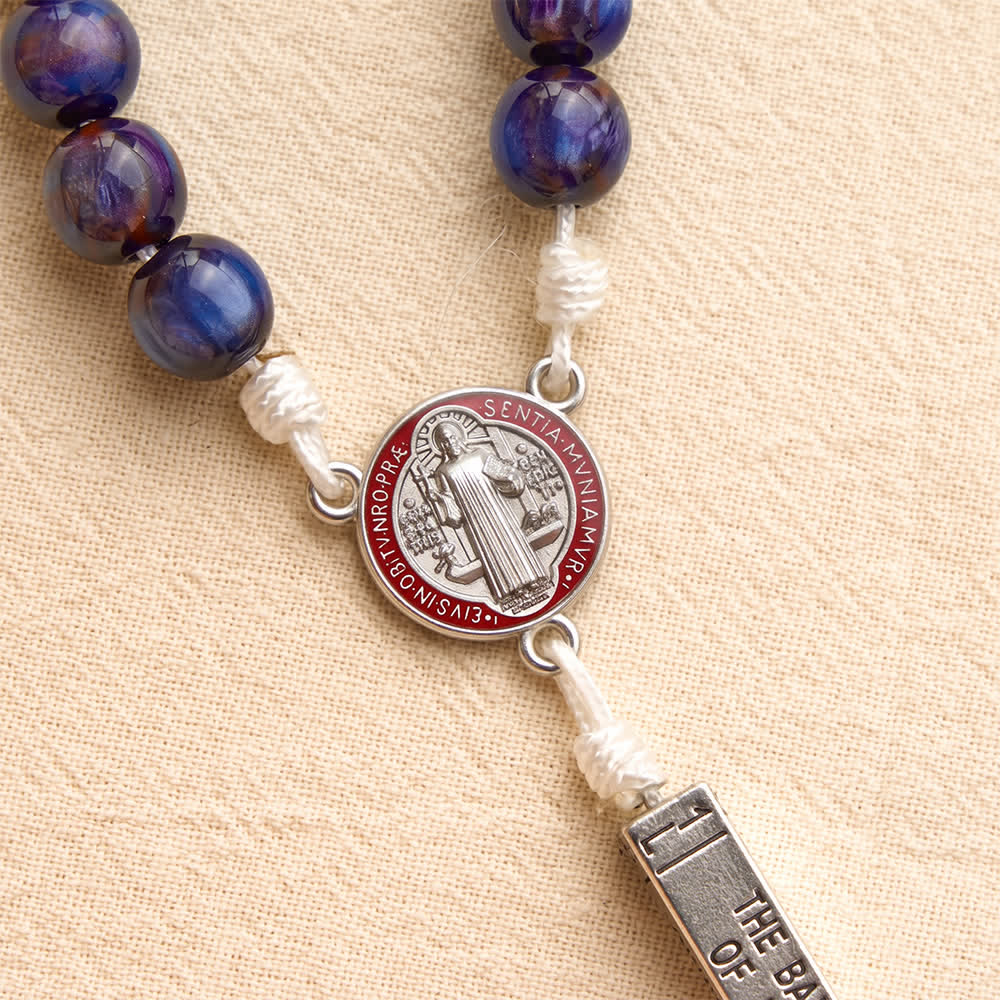 Christianartworkshop Rosenkranz aus Harzperlen mit gravierten Bibelversen und dem St.-Benedikt-Kreuz: Symbol für konzentrierten himmlischen Trost - image 6