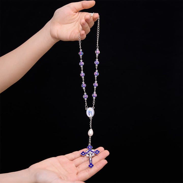 Christianartworkshop Kompakter Rosenkranz aus Glas mit Blumenmuster für Tasche und Auto mit Marienmedaillon: Symbol sanften himmlischen Trostes - image 4
