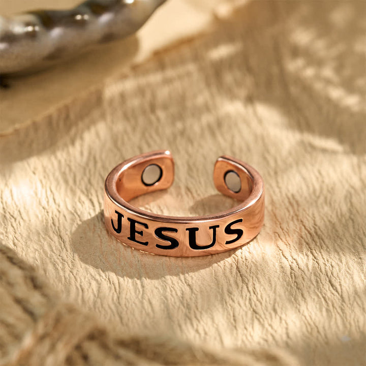 Christianartworkshop Klassischer offener Ring mit Jesus-Gravur: Träger zeitloser Ruhe und spirituellen Friedens - Jesus (Geeignet für US-Größen 6-9) - image 0