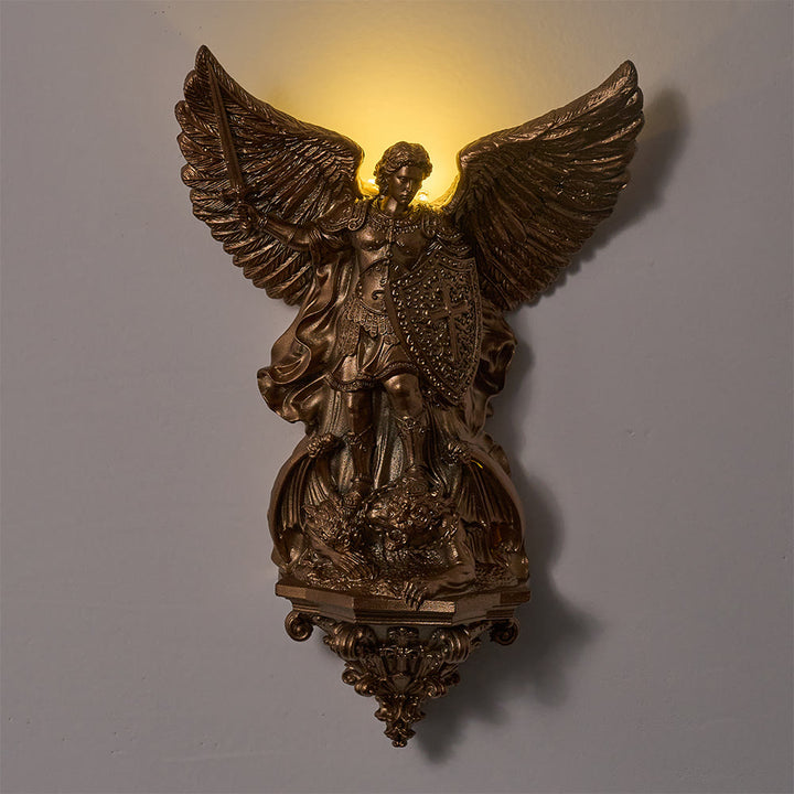 Christianartworkshop Grandiose geflügelte St.-Michael-Wandskulptur mit Hintergrundbeleuchtung: Sinnbild des edlen himmlischen Schutzes - image 1