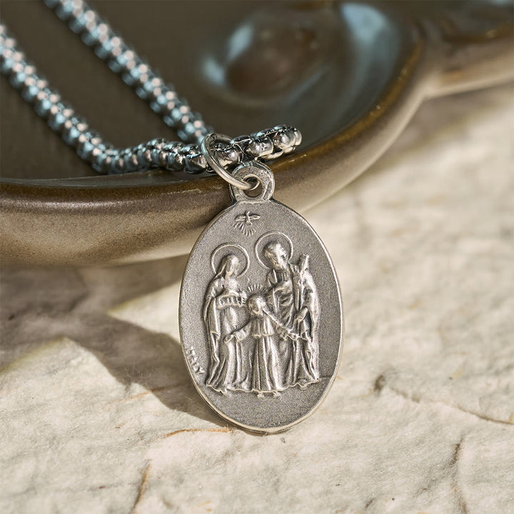 Christianartworkshop Ovale, doppelseitige Medaille mit heiligem Bildnis: Träger sanfter, heiliger Gelassenheit - Heilige Familie St. Michael - image 5