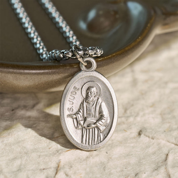 Christianartworkshop Ovale, doppelseitige Medaille mit heiligem Bildnis: Träger sanfter, heiliger Gelassenheit - St. Michael und St. Judas - image 2