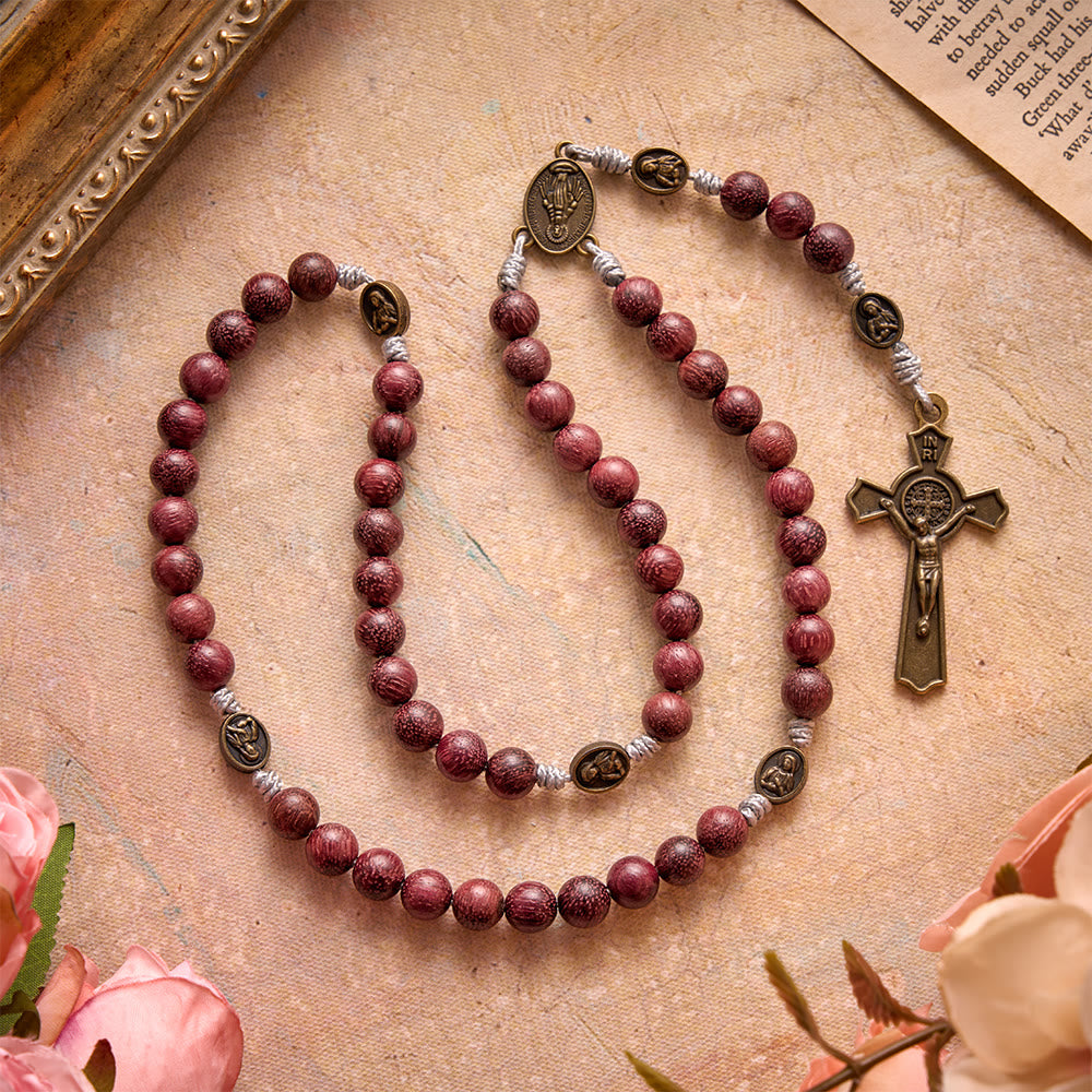 Rosenkranz „Unsere Liebe Frau“ aus Purpurherzholz mit bronzenem Andachtselement von Christianartworkshop - Unsere Liebe Frau und das Kruzifix - image 0