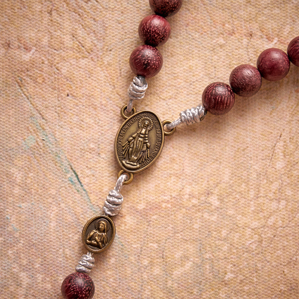 Rosenkranz „Unsere Liebe Frau“ aus Purpurherzholz mit bronzenem Andachtselement von Christianartworkshop - image 4