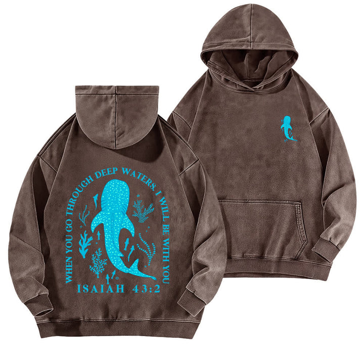 Christianartworkshop Deep Waters Jesaja 43:2 Walhai-Hoodie (gewaschen) - Braun - 5XL - image 6