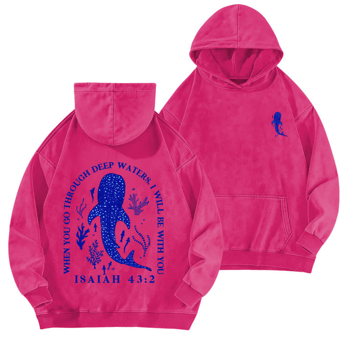 Christianartworkshop Deep Waters Jesaja 43:2 Walhai-Hoodie (gewaschen) - Rose - 5XL - image 15